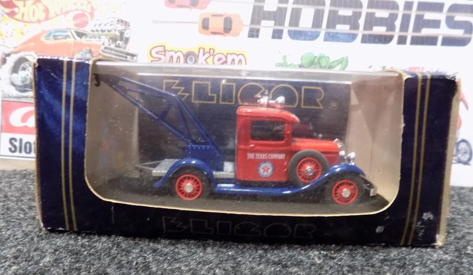 ELIGOR 1:43, 1932 FORD V8 TEXACO SERVICE TOW TRUCK, #1087 - Image 1 of 4