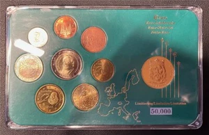 KMS - Frankreich - Prestiges-Cpoun-Set mit Sondermarke, vergoldet (org. verschwe - Bild 1 von 2