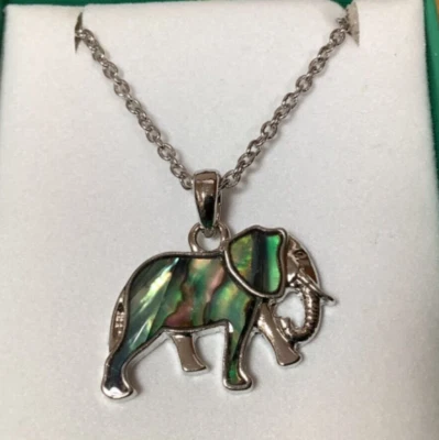 Elephant Inlaid Paua Shell Pendant On A Chain - Imagem 1 de 3