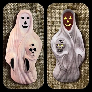 U Pick of 2 Vintage Inspired Ghost Holds Skull Halloween Cardstock Decoration - Picture 1 of 16