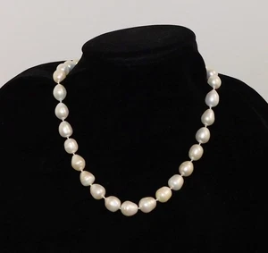 22MM WHITE BAROQUE PEARL NECKLACE 18 inch 14kt Gold clasp - Picture 1 of 4
