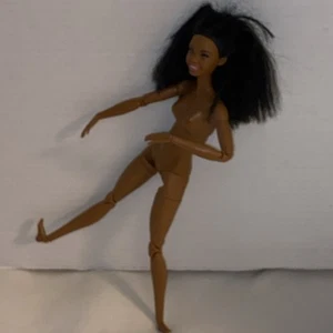 Gabby Douglas Barbie Turnerin Puppe Pink Label Made to Move Nude Doll - Bild 1 von 9