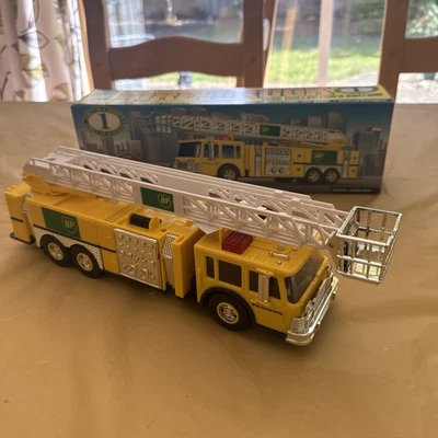 Bb167- BP Aerial Tower Fire Truck Battery Operated (1996) Collectors Edition  - Image 1 of 4