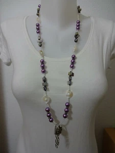 lange Halskette lila weiß mit Anhänger, Materialmix, Handarbeit Dawanda - Bild 1 von 5