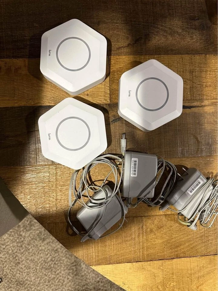 Luma surround Wi-Fi system - Luma Wireless-AC Dual-Band Wi-Fi Router (3-pack) - Image 1 of 1