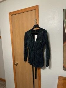 BloomChic Nuevo con Etiquetas Talla 12 con Acentos Metálicos y Lentejuelas Manga Larga Cinturón Peplum Top - Imagen 1 de 5