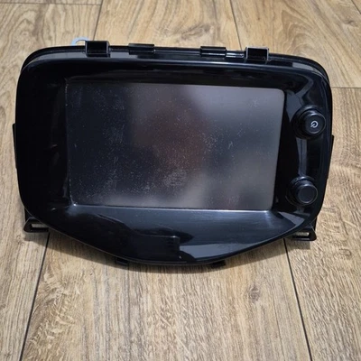 PEUGEOT 108 Mk1 2014-2022 - Radio Headunit and Display Screen 861400H020 - Image 1 of 4