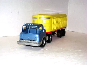 12 Inch Long Hubley Ford Kiddie Toy USA Plastic &Metal Livestock Cattle Truck. - Picture 1 of 11