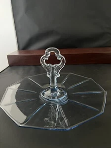 Elegant Art Deco Cambridge Glass Blue Key Hole Handle Cookie Server Tray - Picture 1 of 12