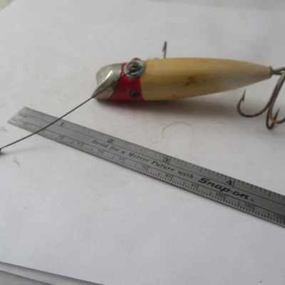 Isca de pesca South Bend 31/4" madeira vintage peixe-oreno olhos de vidro ruivo e branco - Imagem 1 de 4