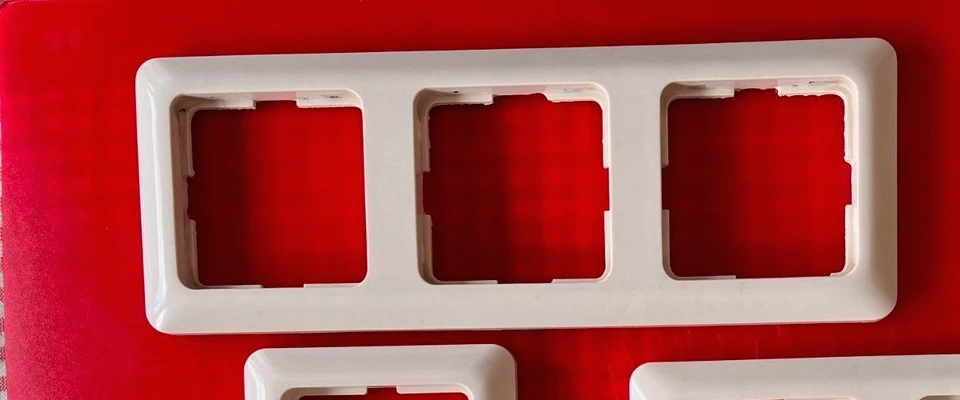 Berker Modul 2 3-fach Rahmen 101302 cremeweiss glänzend 21777 dreifach 3er - Bild 1 von 1