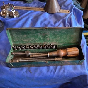 Juego de herramientas militares vintage marcadas con patas de cuervo ba juego de enchufes todo completo - Imagen 1 de 7