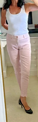 TED BAKER PINK CROPPED JEANS WITH BRODERIE ANGLAISE HEM SIZE 28 OR 10 - Image 1 of 4