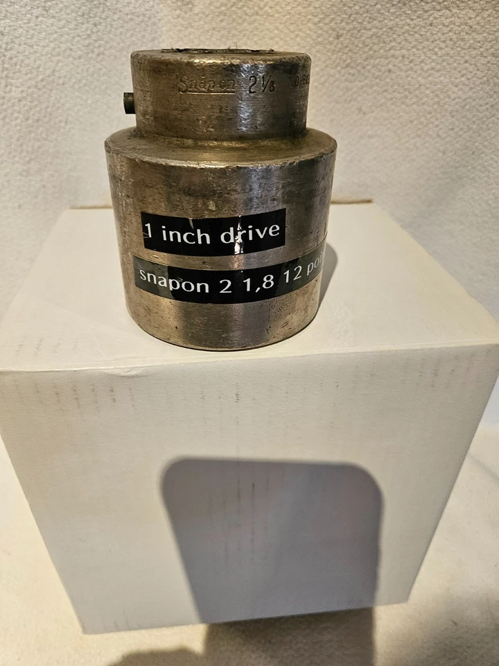 tools and sockets - Image 1 of 1