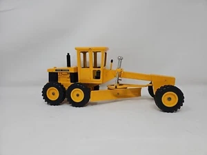 Vintage John Deere 1/16 Road Grader 1970s - Picture 1 of 5
