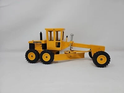 Vintage John Deere 1/16 Road Grader 1970s - Image 1 of 4