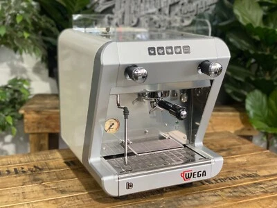 WEGA IO EVD 1 GRUPO NUEVA MÁQUINA DE CAFÉ ESPRESSO BLANCA PLOMADA HOME BAR Foto 1 de 4