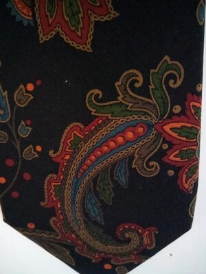 Corbata de seda Tino Cosma. 3 pulgadas. Hecho en Italia. Patrón Paisley. Foto 1 de 4