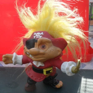 Vintage Peg Bein Handhaken Augenaufnäher Piratentroll Kampfpuppe Hasbro 1992 - Bild 1 von 2