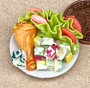 Dolls House Chicken Drumstick Salad On A 2.7cm Plate 1:12 Scale Kitchen W tumdee - Imagen 1 de 7