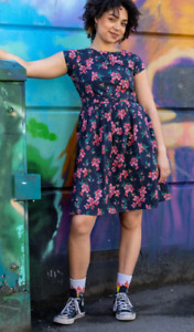 RUN & FLY Retro Vintage 50's style dress in black with cherry blossom print