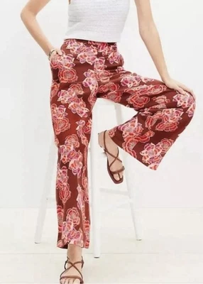 Pantalones informales LOFT para mujer grandes Bordo florales fluidos mezcla de lino pierna ancha Foto 1 de 4