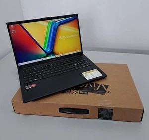 ASUS VivoBook Go 15 E1504F 15,6 pulgadas FHD 512 GB SSD AMD Ryzen 3 7320U 8 GB de RAM - Imagen 1 de 11