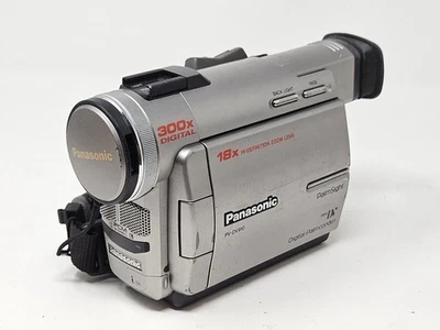 Panasonic Digital Palmcorder PV-DV910D Mini DV Digital Camcorder - Screen Issues - Image 1 of 4