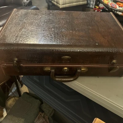 Vintage Samsonite Faux Alligator Leather 21” X 13" X 7.5 Travel Suitcase - Image 1 of 4