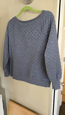 Loft Quilted, Gray, lightweight, Cuffed sweatshirt Size M - Image 1 of 4