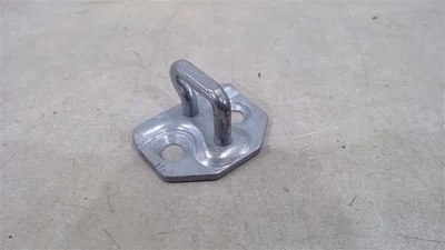 2017-2024 VOLVO XC60 НАКЛАДКА НА ЗАМОК ДВЕРИ ПЕРЕДНЯЯ ЗАДНЯЯ ЛЕВАЯ ПРАВАЯ 31391833 - Изображение 1 из 4