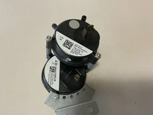 GOODMAN JANITROL AMANA 11177113 .75/.30WC DUAL PRESSURE SWITCH - Picture 1 of 5