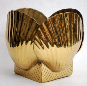 MCM Vintage Ottone Lucido Conchiglia Fioriera Vaso Hollywood Regency Tony Duquette - Foto 1 di 7