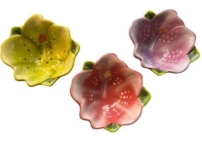 Lot of 3 2006 Boston Warehouse Flower bowls leaves purple pink green serving - Изображение 1 из 4