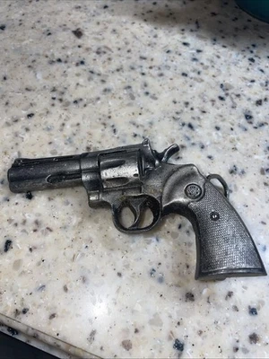 Hebilla de cinturón revólver Bergamot Brass Works L-156 hecho en Estados Unidos 1978 Foto 1 de 4