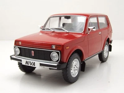 Lada Niva 1976 Coche a Escala Rojo 1:18 MCG - Imagen 1 de 4