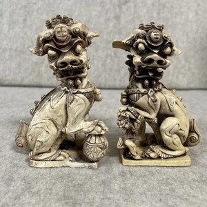 VINTAGE CARVED RESIN CHINESE FOO DOGS Pair - Picture 1 of 16