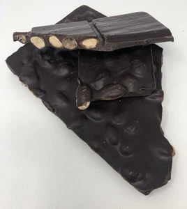 Caramelo de chocolate negro corteza de almendra gourmet 1 libra - Imagen 1 de 1