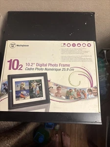 Aluratek ADPF310F 10.2" Digital Picture Frame - Picture 1 of 1