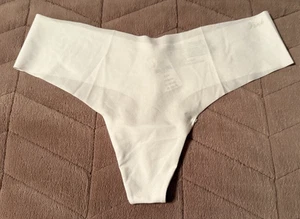 Victoria's Secret ROSA Blanco Sólido No Show Tanga Panty ~ GRANDE ~ ¡NUEVO CON ETIQUETAS! - Imagen 1 de 4