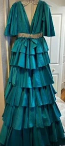 Deal Stunning New cascading Waterfall Sherrie Hill Organs Ball gown/Prom Dress - Picture 1 of 11