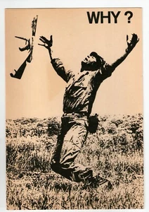 WARUM ? Vietnamkrieg Hasso Scheele Scandecor Postkarte Gewehr schießen Soldat Rebell - Bild 1 von 2