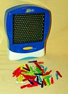 LITE BRITE MINI FLAT SCREEN 2003 HASBRO BATT OP LONG PEGS STORAGE TRAVEL GAME. - Image 1 of 4