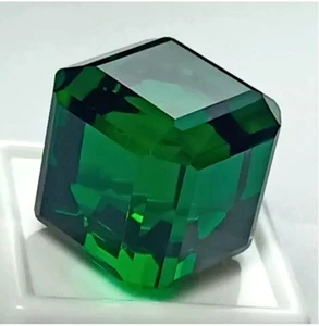Natural Tsavorite Green Garnet Cube Cut 92.15 Ct Certified Loose Gemstone - Picture 1 of 7