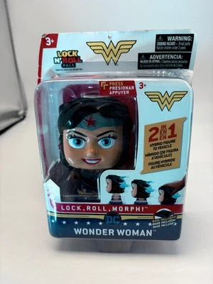 WONDER WOMAN LOCK N' ROLL PALS 2 en 1 FIGURA HÍBRIDA A VEHÍCULO Paquete Dañado Foto 1 de 4