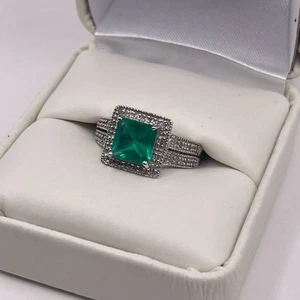 10 KT WHITE GOLD GREEN STONE W/NATURAL DIAMONDS .10 TDW RING SIZE 6.5 SIGNED CID - Picture 1 of 7