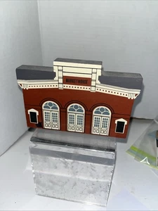 The Cat’s Meow  Market House Series V Used Wood Shelf Sitter Market house - Picture 1 of 9