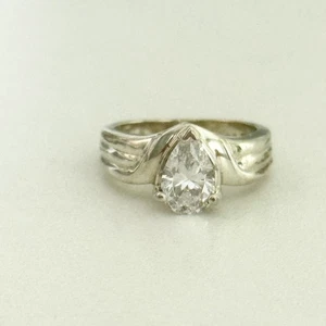 Anillo solitario vintage de plata de ley 925 con circonita cúbica transparente talla 5,5 - Imagen 1 de 9