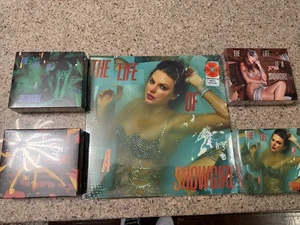Taylor Swift - The Life Of A Showgirl: Limited Edition CD Set w/Charms & Vinyl - Picture 1 of 2