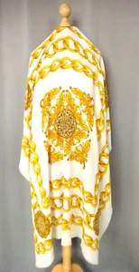 Grand foulard châle Italie imprimé satiné petite frange carré 120cm US/UK47 inch - Picture 1 of 3